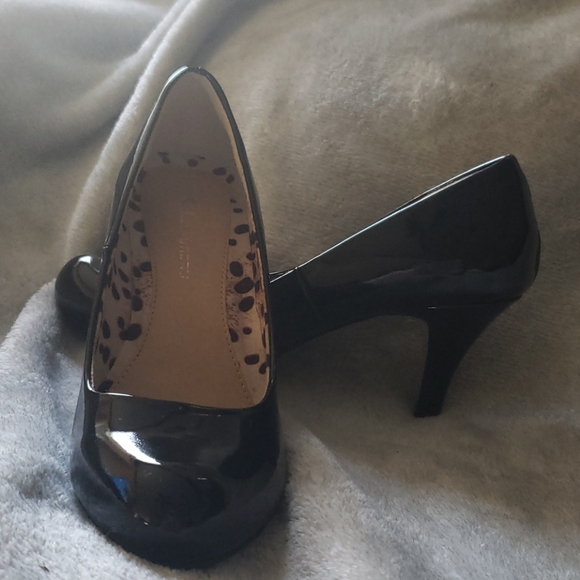 Heels - Picture 2 of 3